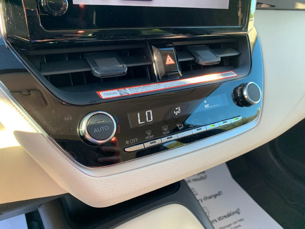 Used 2025  Toyota LE image 23