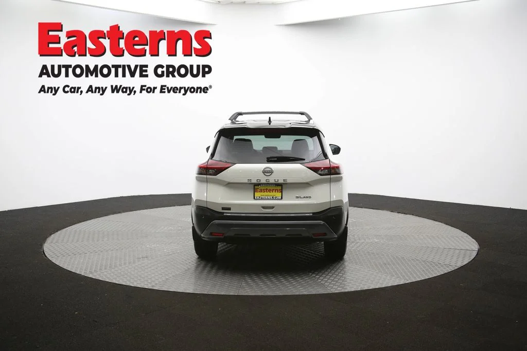 Used 2023 White Nissan SL image 40