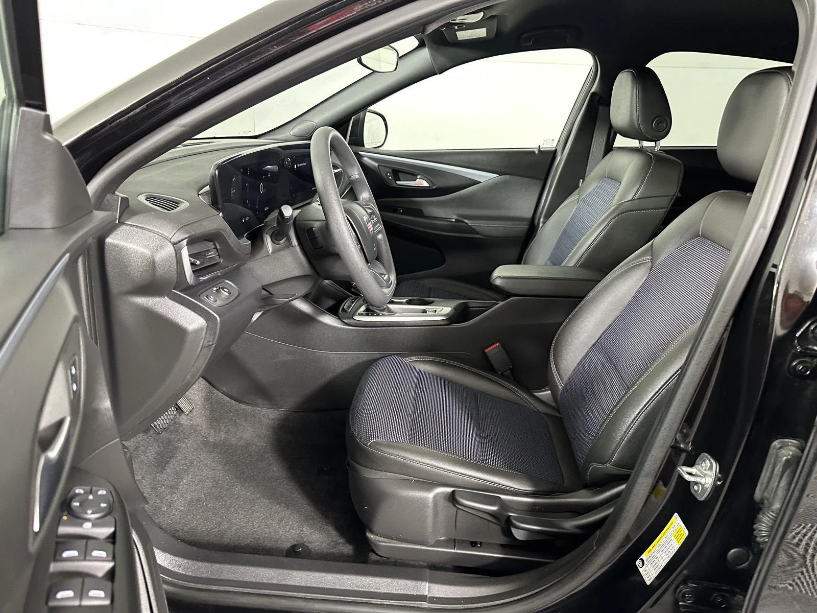 Used 2025 Ebony Twilight Metallic Buick Preferred image 15