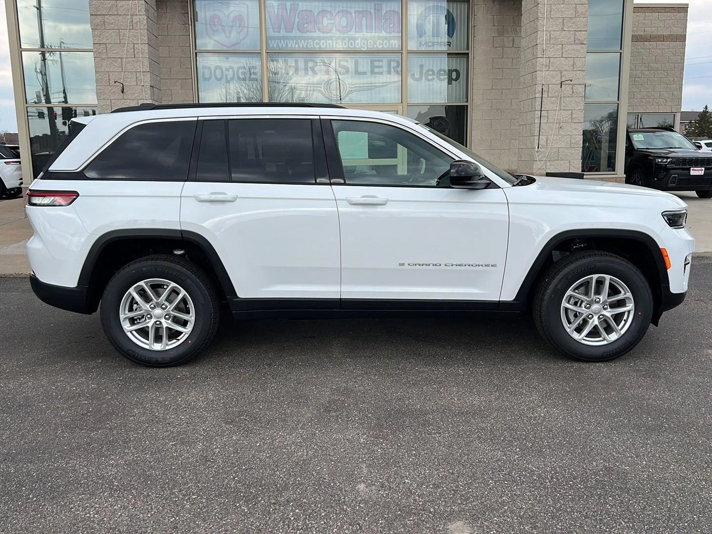 New 2026 Bright White Clearcoat Jeep Laredo X image 8