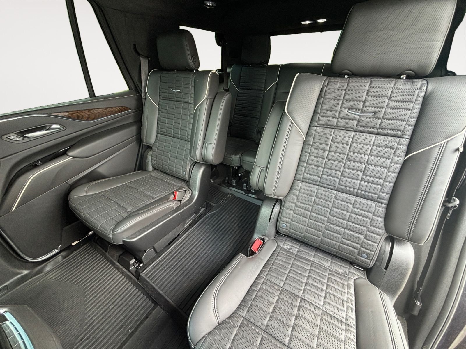 Used 2024 Gray Cadillac Sport Platinum image 13