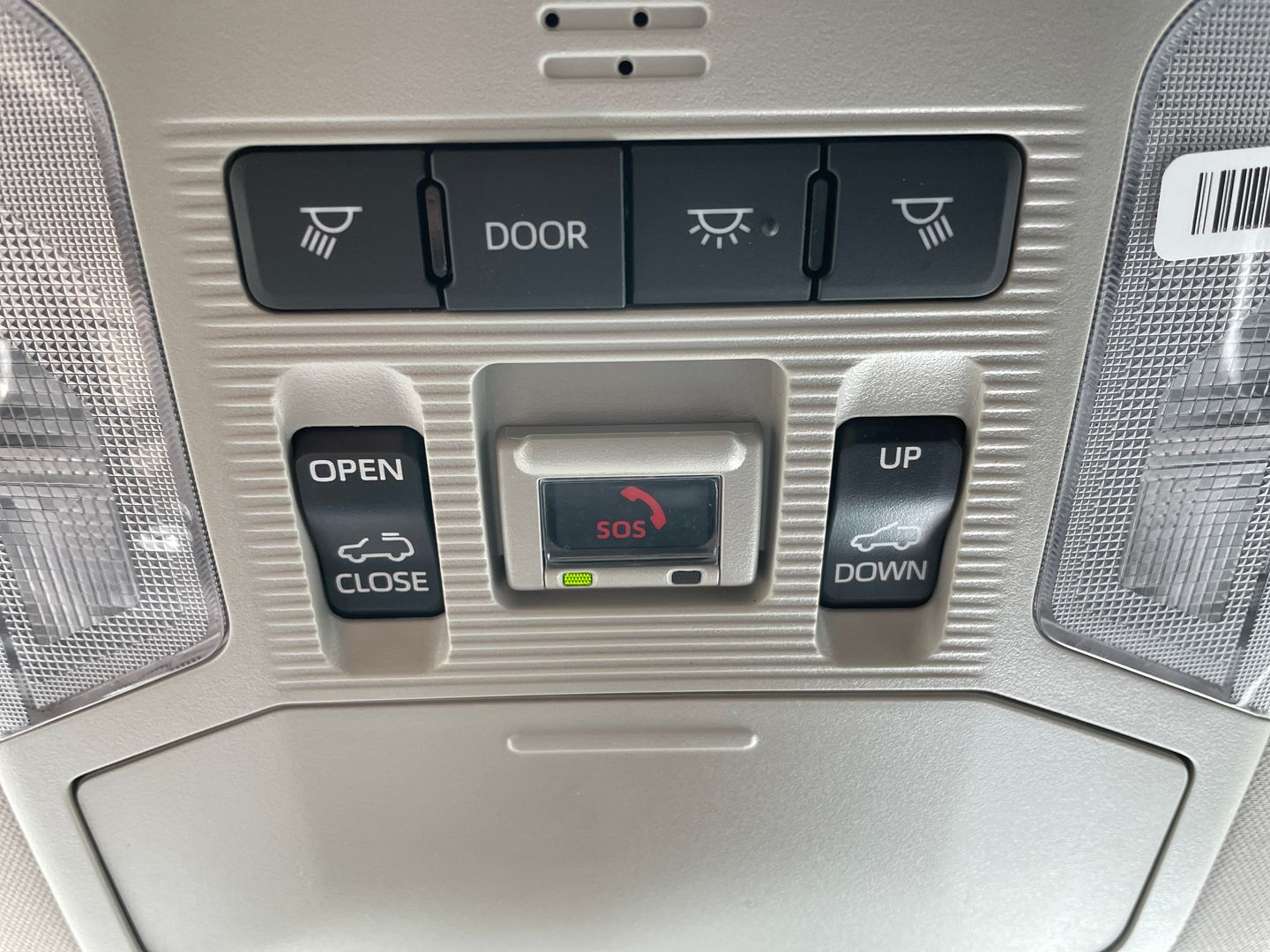2025 Toyota RAV4 XLE - Photo 27