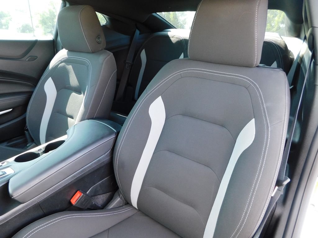 Used 2020 Shadow Gray Metallic Chevrolet LT1 image 15