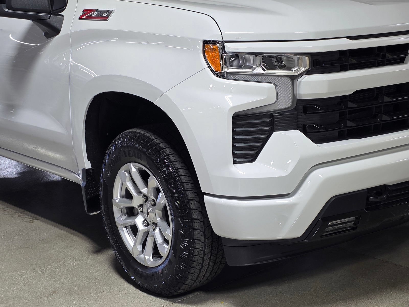New 2026 Summit White Chevrolet RST image 10