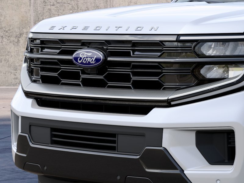 New 2027 Star White Metallic Tri-Coat Ford Platinum image 17