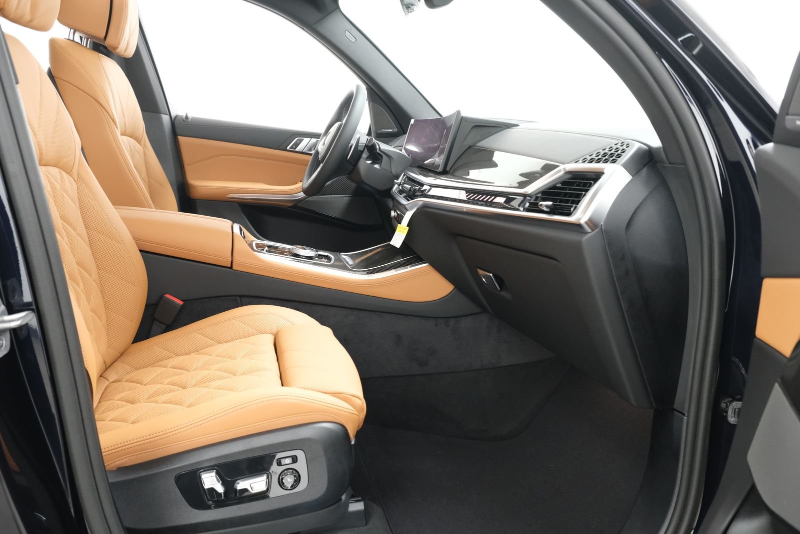New 2026 Carbon Black Metallic BMW M60i image 73