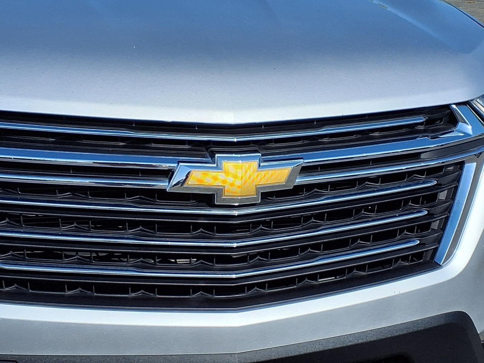 Used 2022 Silver Chevrolet LT Cloth image 14