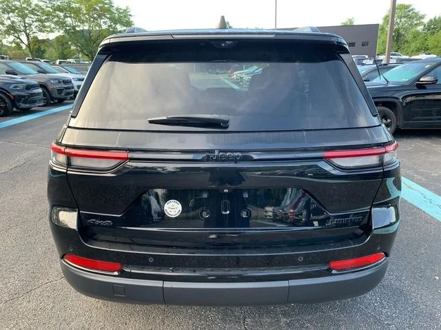 Used 2023 Black Jeep Limited image 3