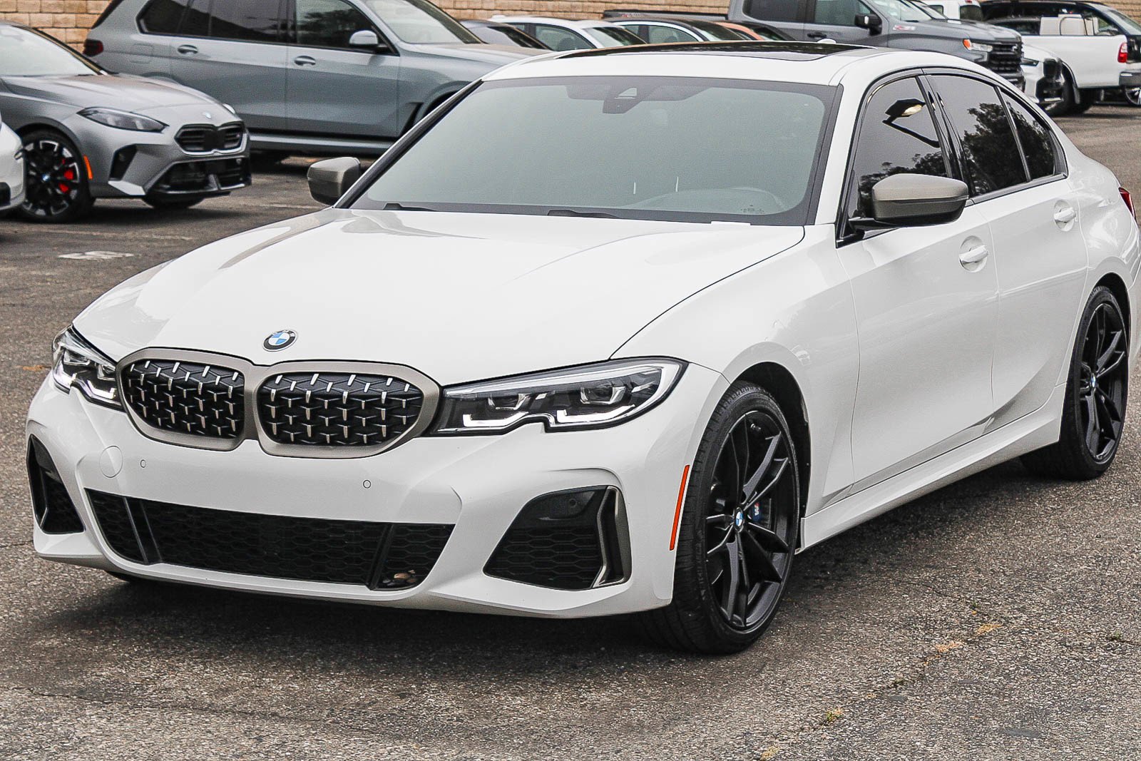 Used 2022 Alpine White BMW M340i image 3