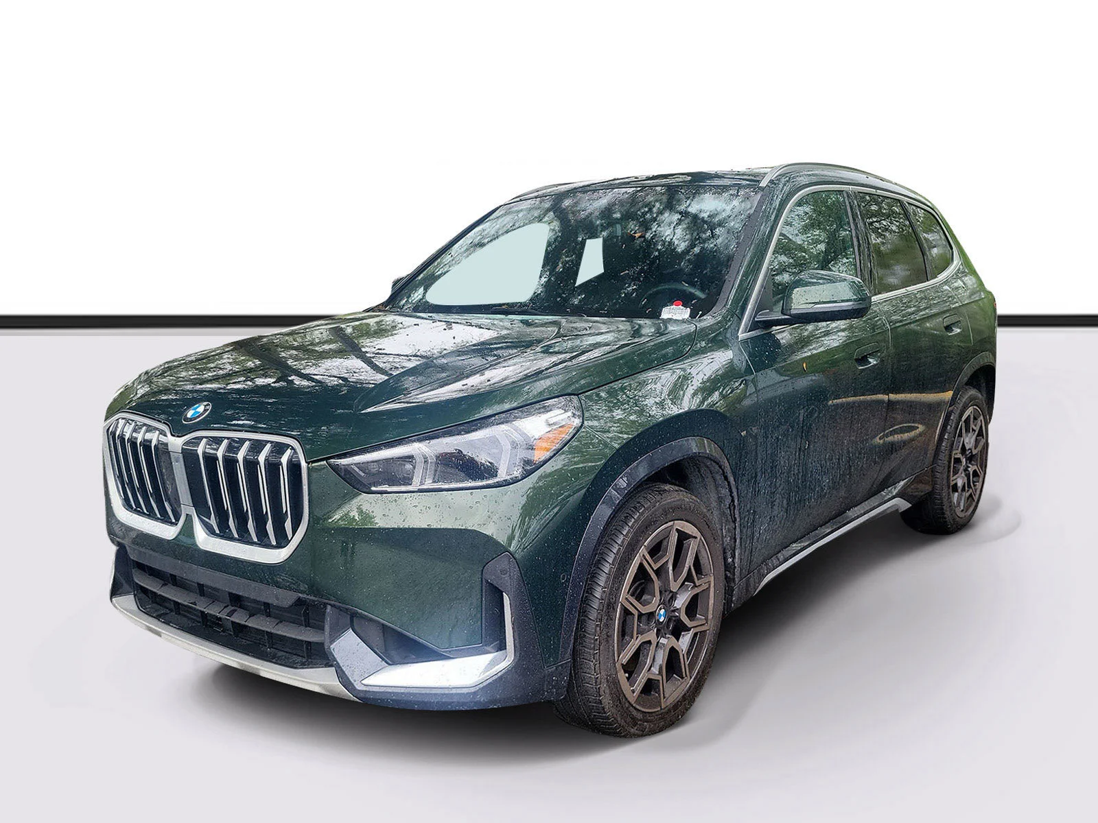 Used 2025 San Remo Green Metallic BMW xDrive28i image 2