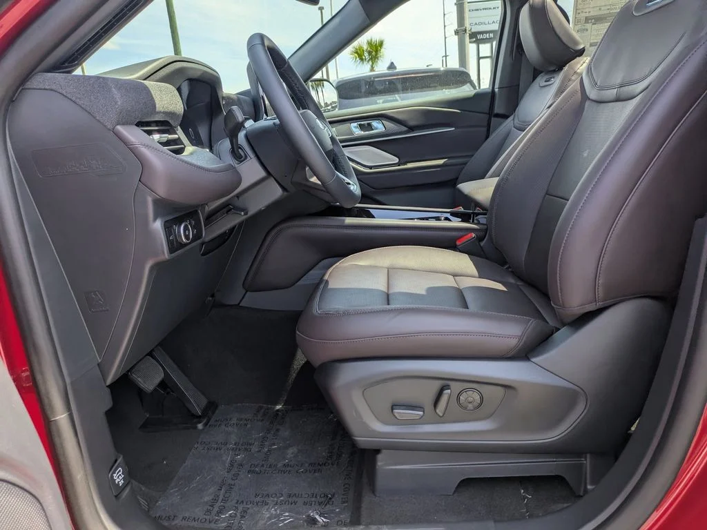 New 2026 Rapid Red Metallic Tinted Clearcoat Ford Platinum image 24