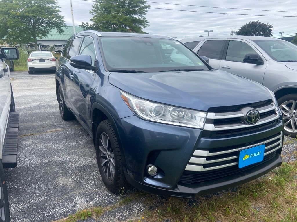 Used 2017 Shoreline Mist Toyota XLE image 1