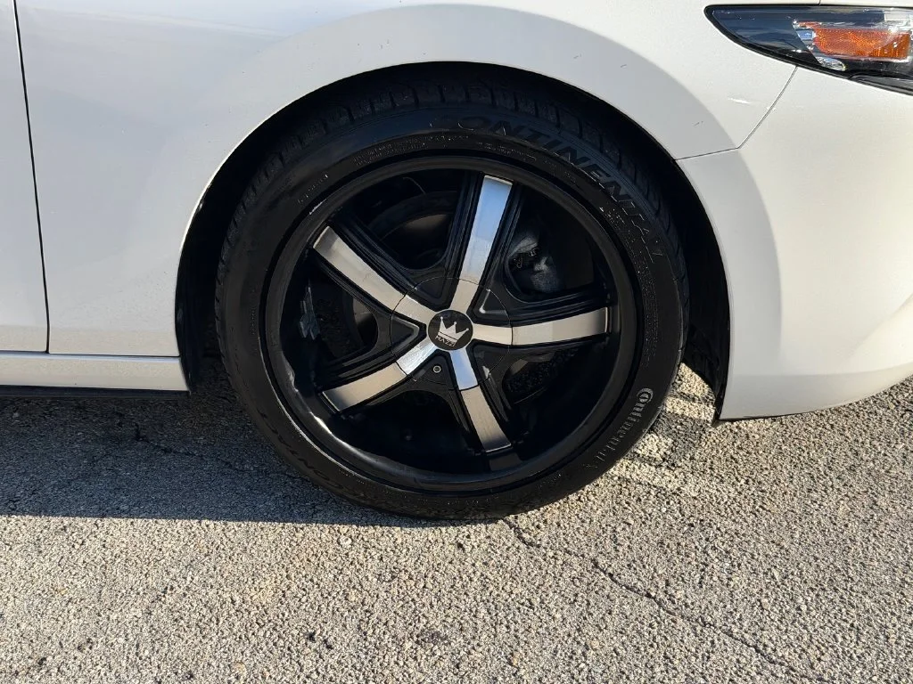 Used 2019 White Mazda Preferred image 9