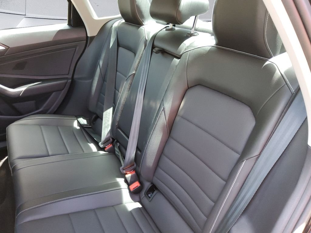 Used 2024  Volkswagen 1.5T SE image 18