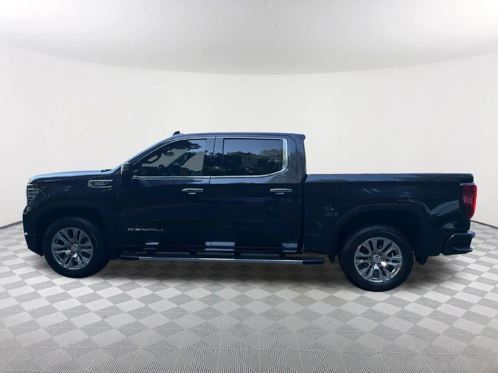Used 2023 Silver GMC Denali image 8