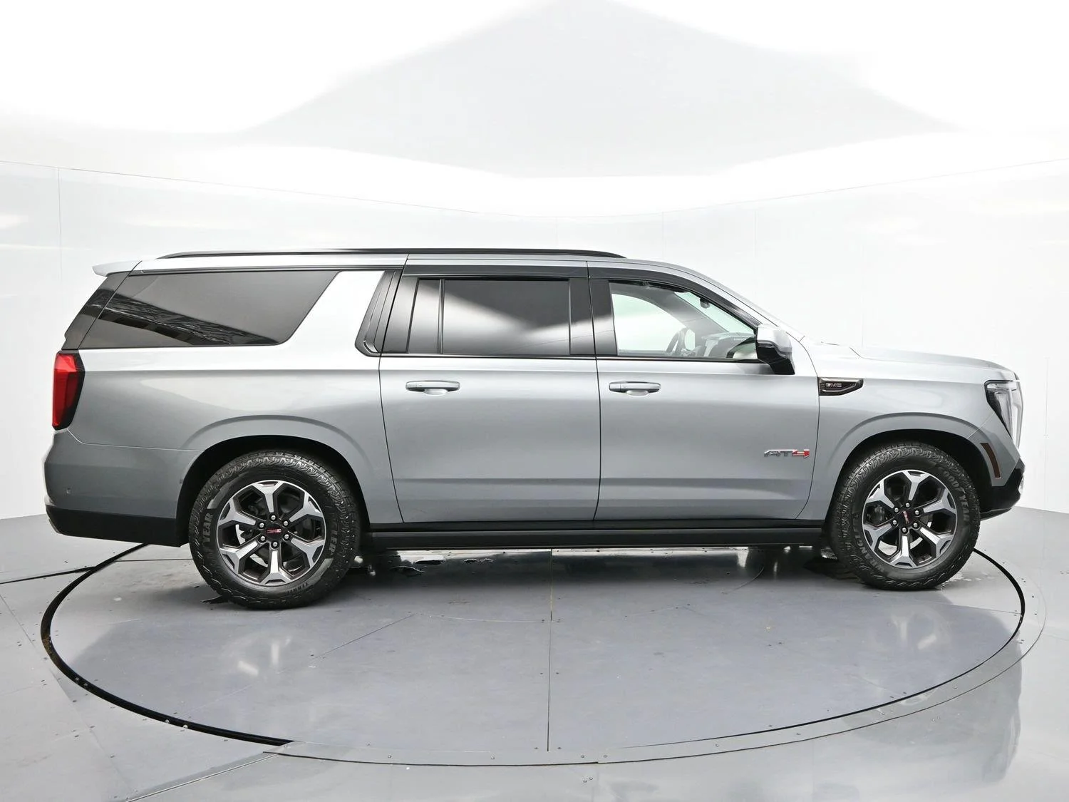 Used 2025 Sterling Metallic GMC AT4 Ultimate image 8