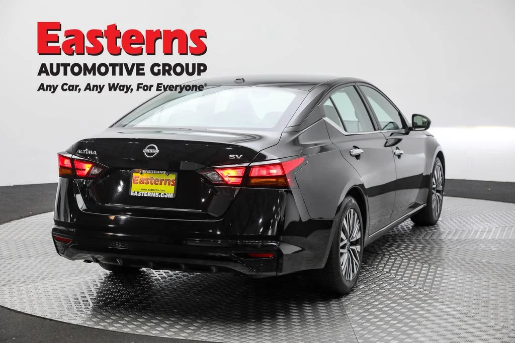 Used 2024 Black Nissan 2.5 SV image 5