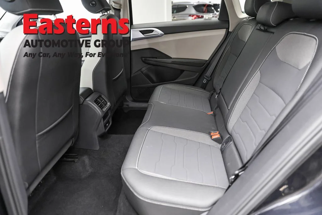 Used 2025 Black Volkswagen 1.5T SE image 20