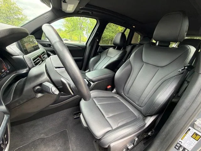 Used 2024 Gray BMW xDrive30i image 10