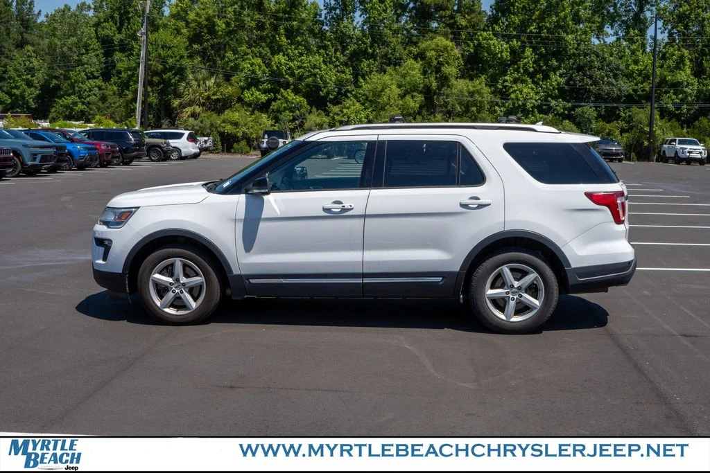 Used 2018 Oxford White Ford XLT image 3