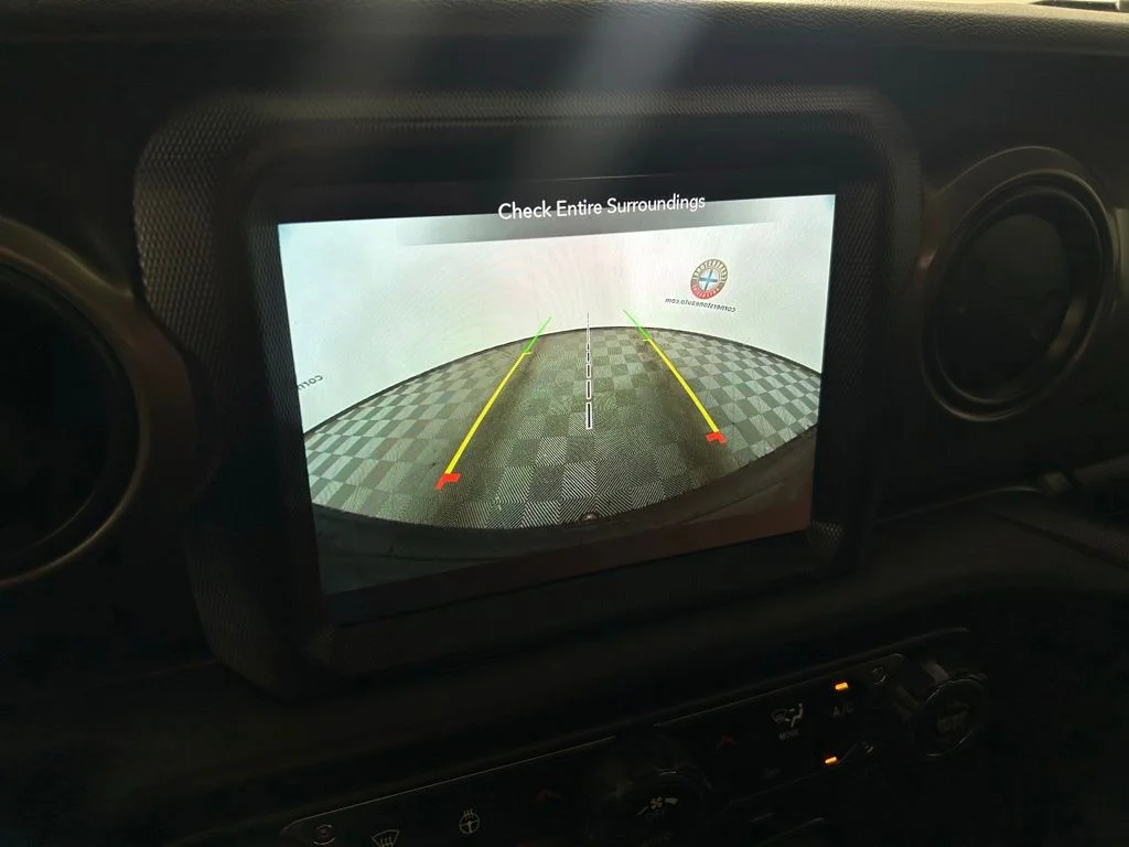 Used 2023 Gray Jeep  image 5