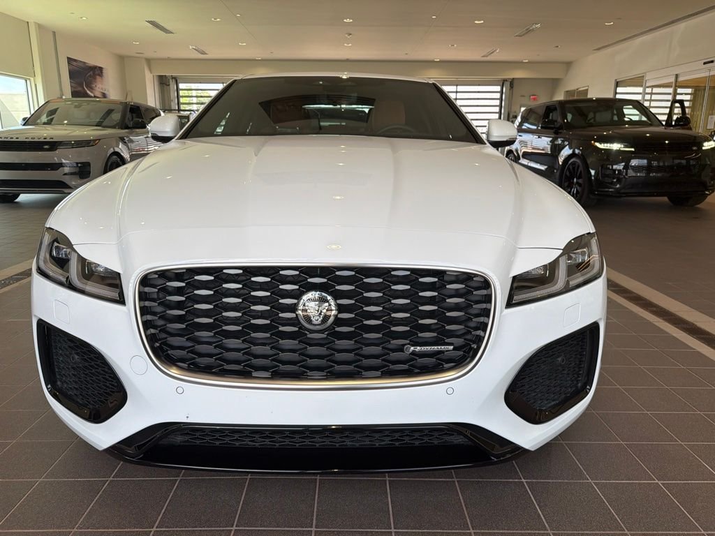 Used 2024 White Jaguar R-Dynamic SE image 8