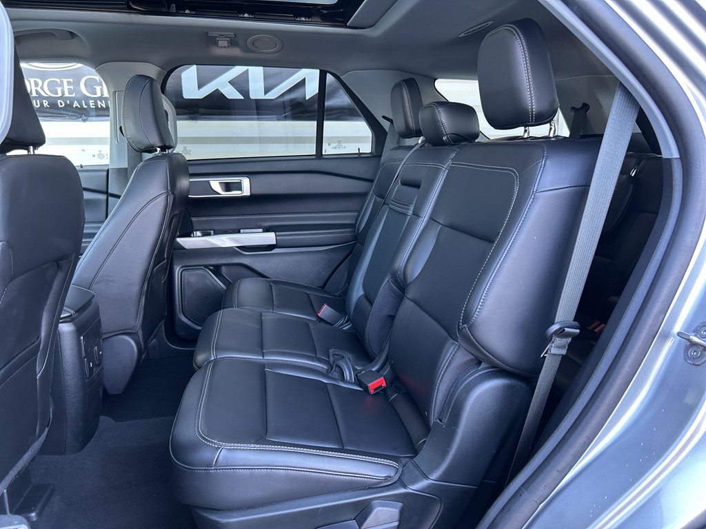 Used 2024 Iconic Silver Metallic Ford XLT image 12
