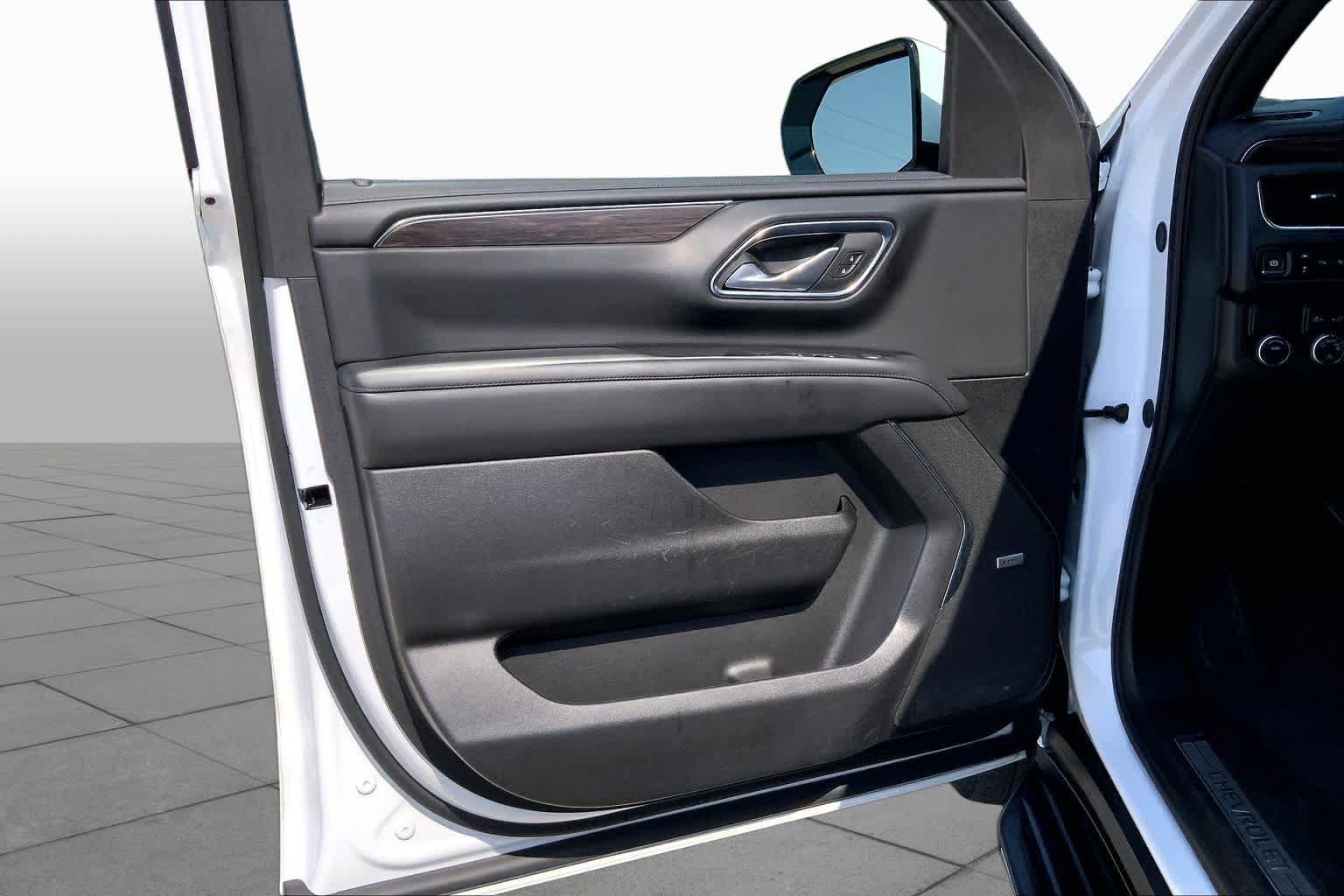 Used 2024 Summit White Chevrolet LT image 21