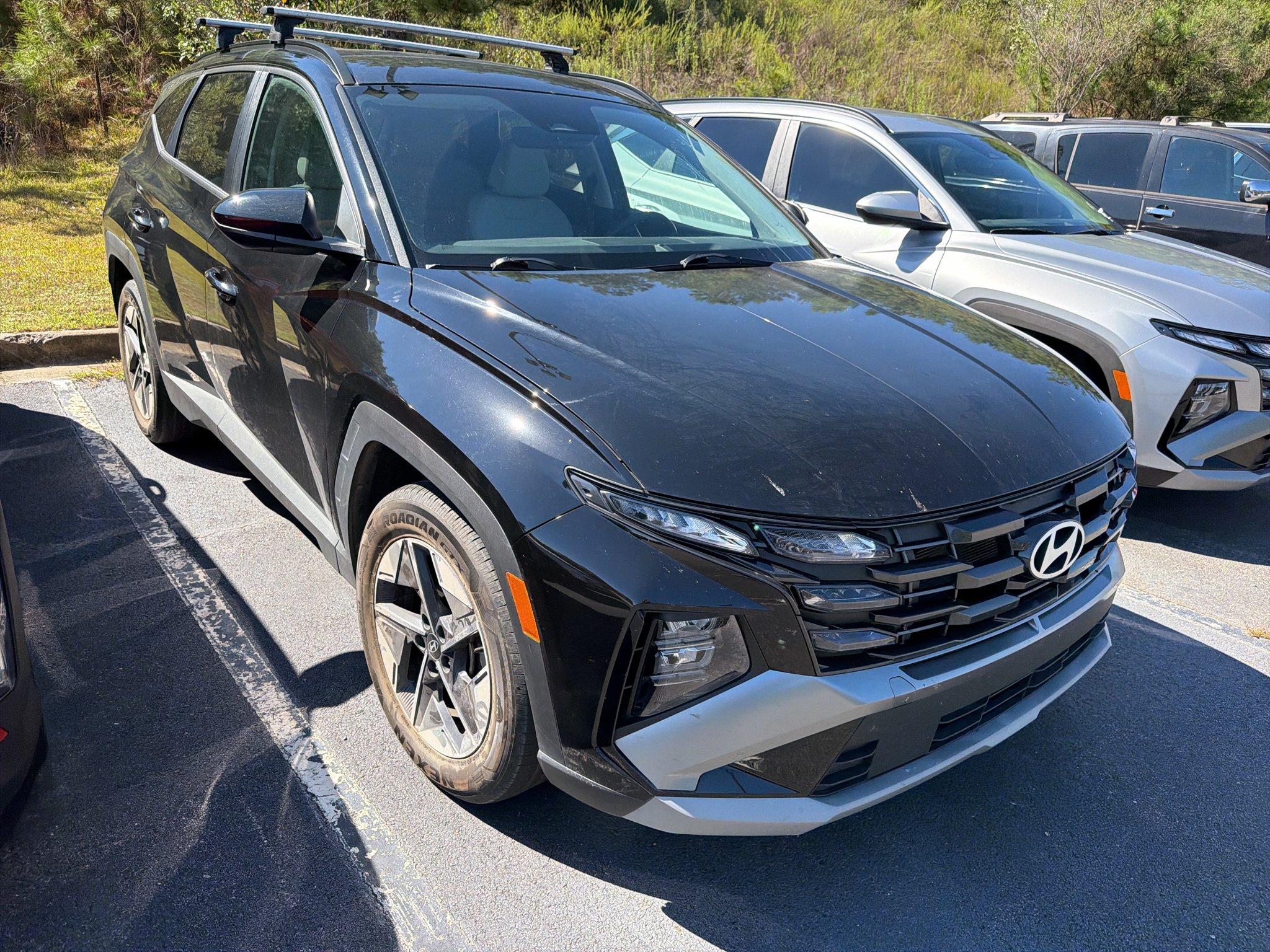 Certified Used 2025 Black Pearl Hyundai SEL image 4