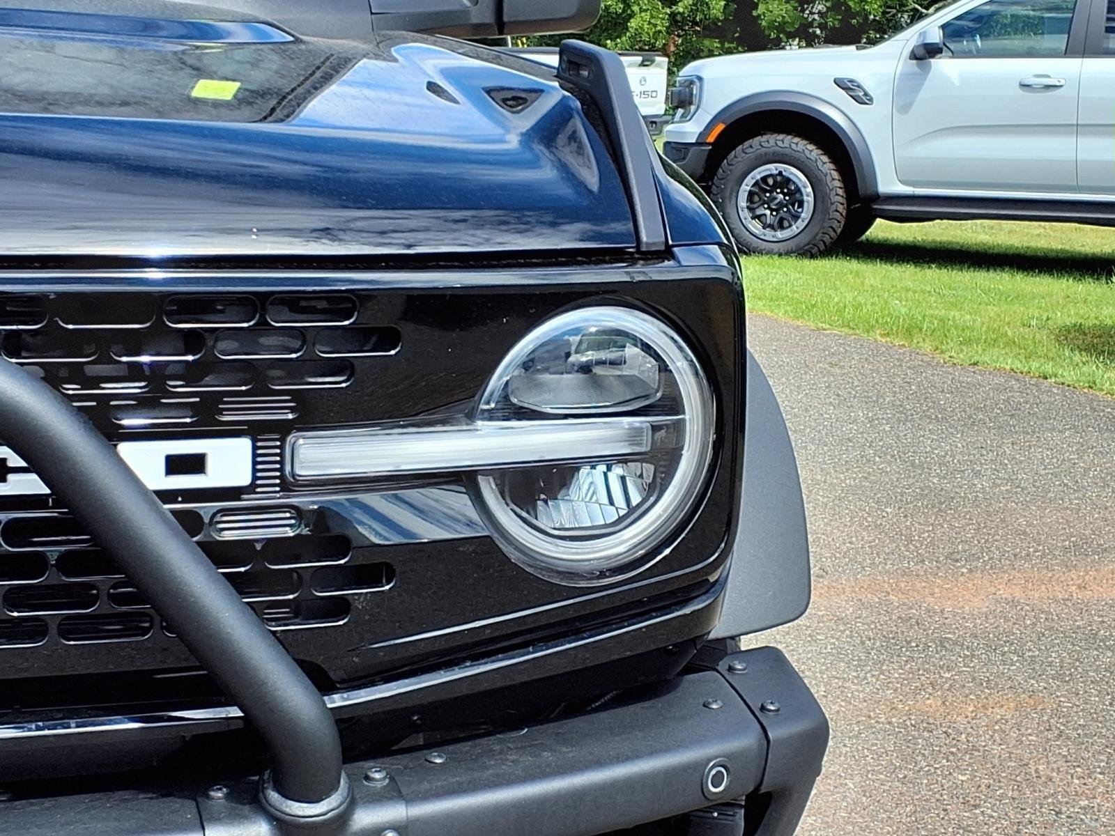 Used 2024 Shadow Black Ford Wildtrak image 14