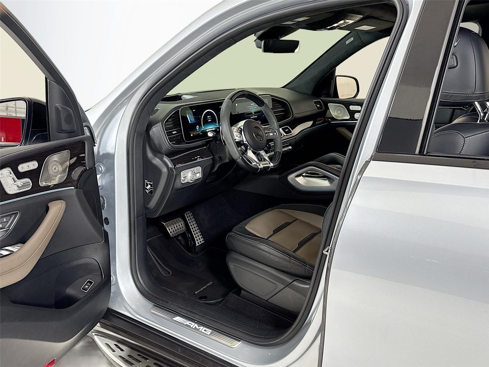 Used 2023 Cirrus Silver Metallic Mercedes-Benz AMG® GLS 63 | AMG® Performance Steering Wheel | Heated/Cooled Seats image 12