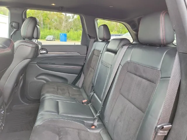 Used 2020 Red Jeep Trailhawk image 12