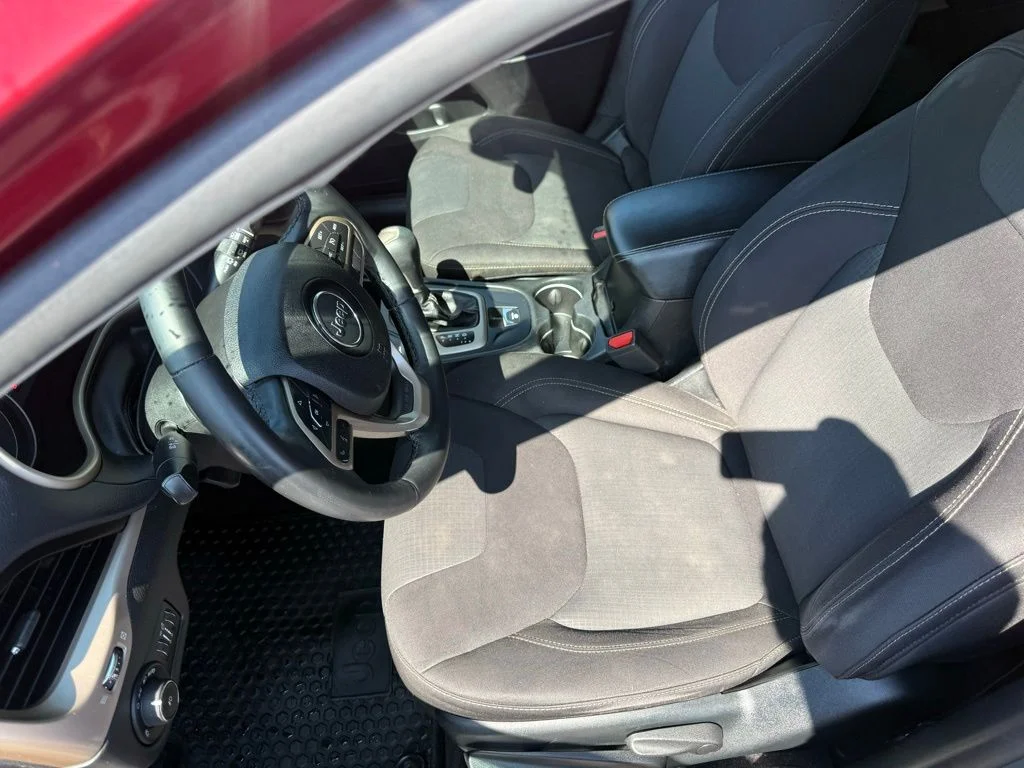 Used 2017 Red Jeep Latitude image 16