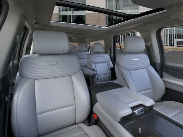 New 2025 White Ford Platinum image 10