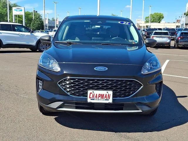 Certified Used 2022 Black Metallic Ford SE image 2