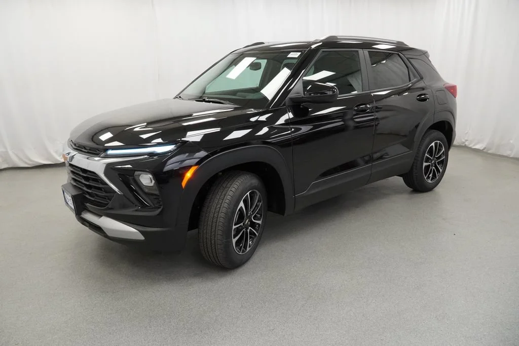 New 2026 Mosaic Black Metallic Chevrolet LT image 3