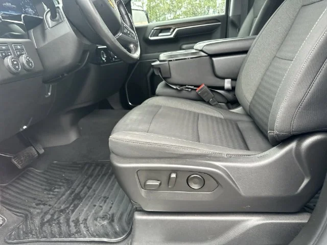 Used 2022 White Chevrolet LT image 13