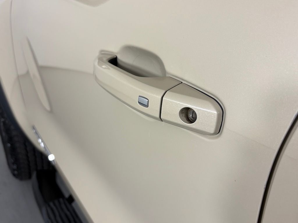Used 2024 Beige GMC Elevation image 12