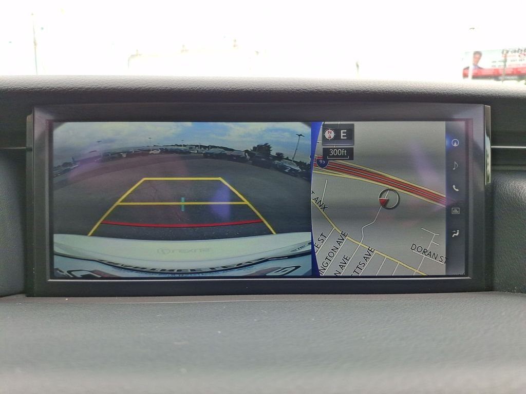 Used 2018 White Lexus 300 image 24