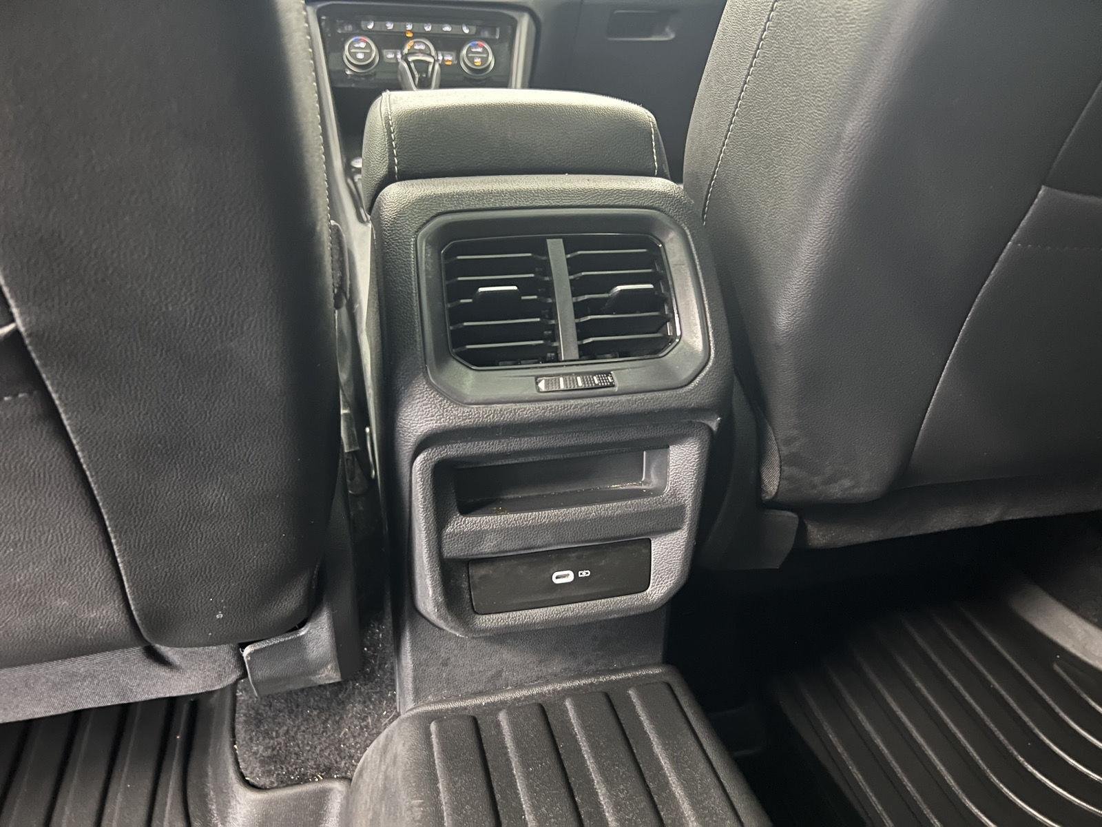 2023 Volkswagen Taos SEL - Photo 28