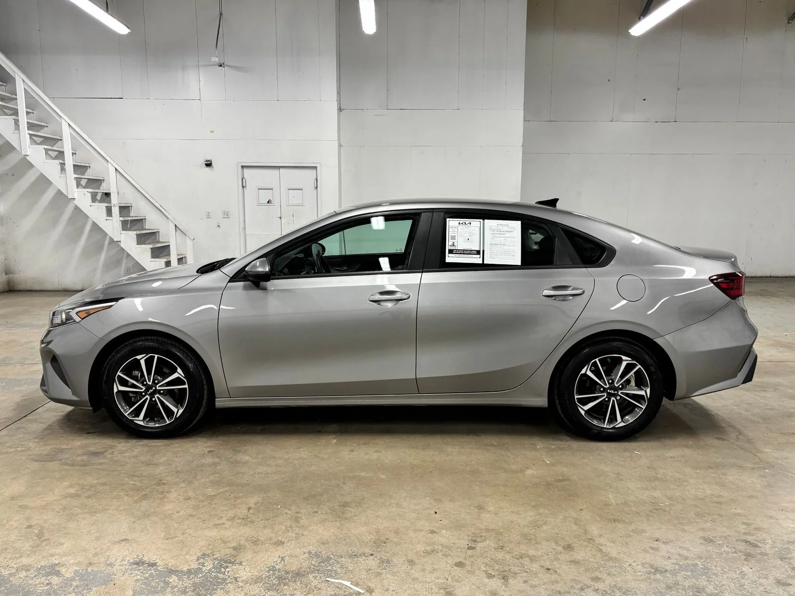 Used 2023 Gray Kia LXS image 4