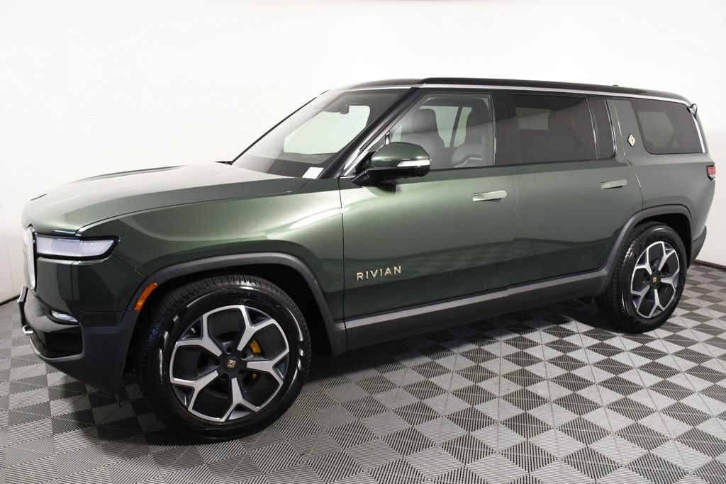 Used 2023 Rivian R1S Adventure with VIN 7PDSGABA1PN005567 for sale in Richfield, MN