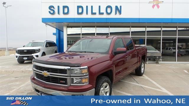 Used 2015 Deep Ruby Metallic Chevrolet LT image 1