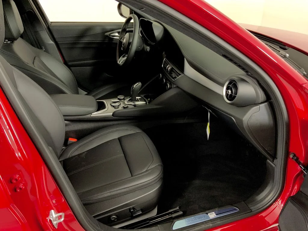 New 2026 Alfa Rosso (Red) Exterior Paint Alfa Romeo Sprint image 31