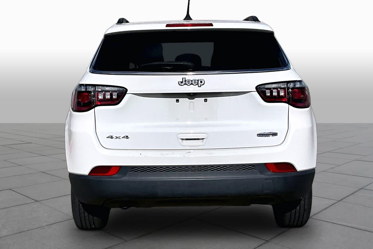 Used 2024 Bright White Clearcoat Jeep Latitude image 5