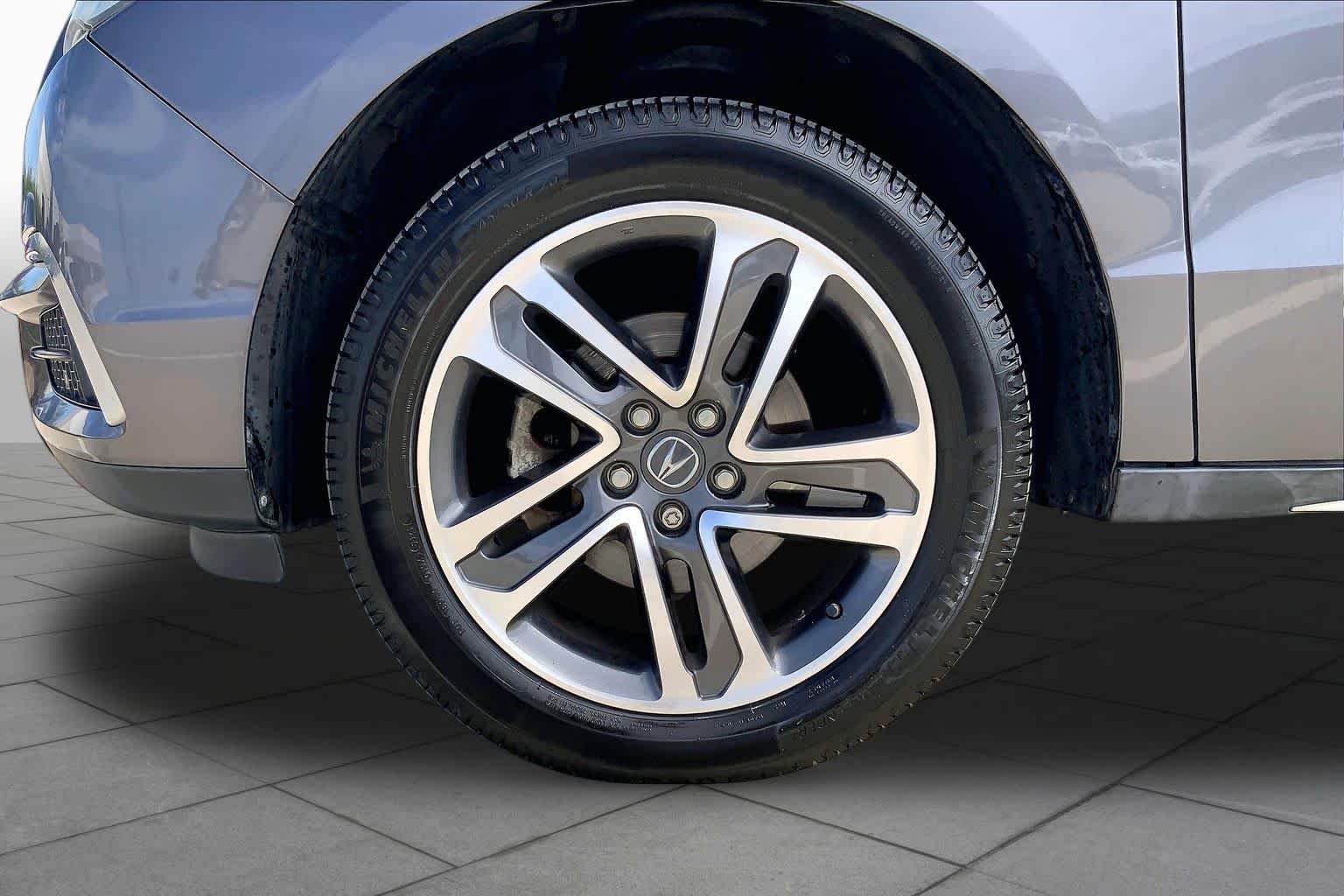 Used 2017 Modern Steel Metallic Acura w/Advance Pkg image 11