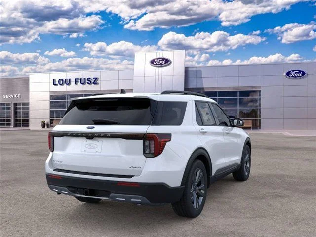 New 2026 Star White Metallic Tri-Coat Ford Active image 8