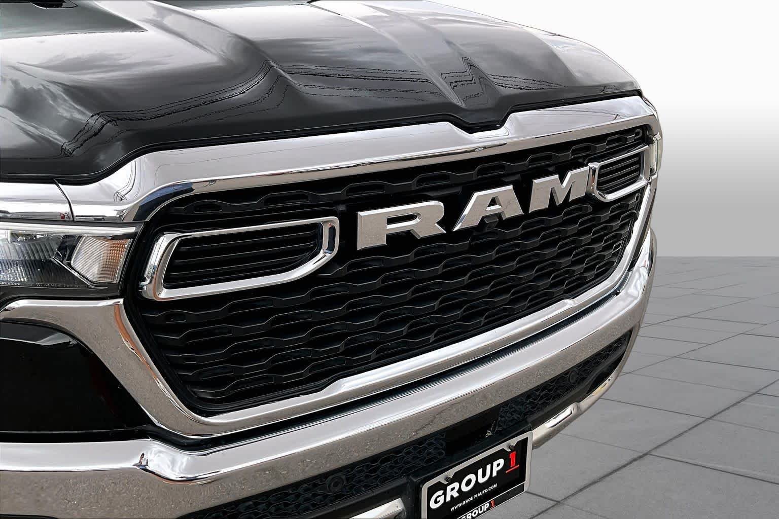 Certified Used 2025 Diamond Black Ram Big Horn image 29