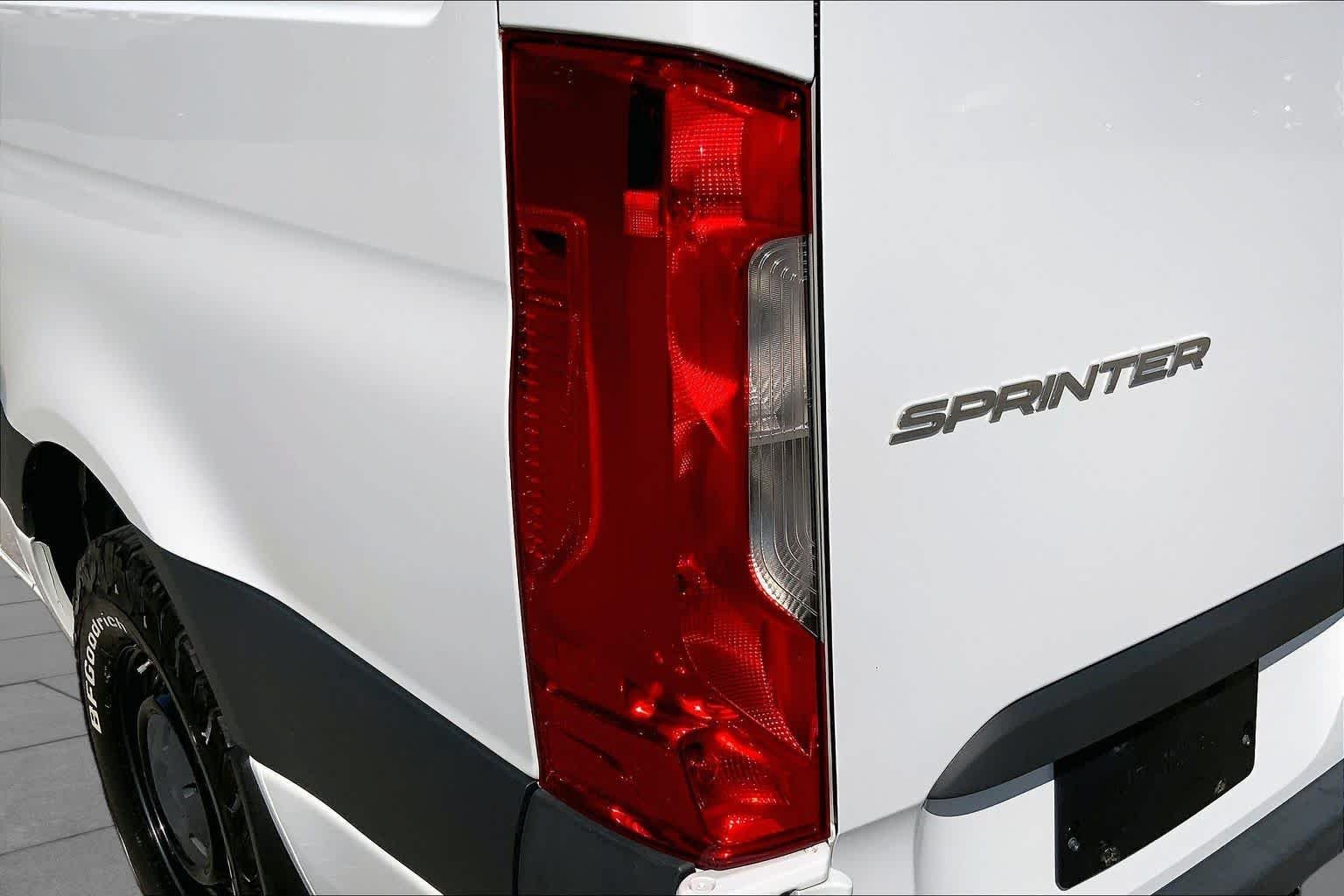 Used 2022 Arctic White Mercedes-Benz  image 29