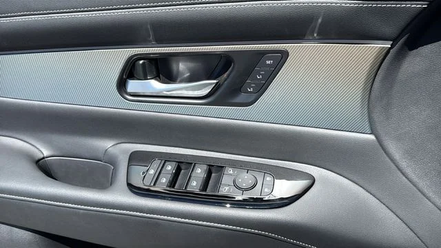 New 2026 Everest White Pearl TriCoat Nissan SL image 22